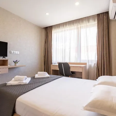 Designer Two-bedroom Apartamento *