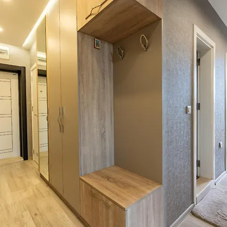 Designer Two-bedroom Apartamento